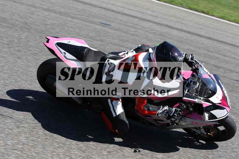 Archiv-2025/42 07.08.2025 Peter Studer Girls Day ADR/Gruppe pink/team